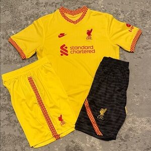 Liverpool 21/22 third Jersey